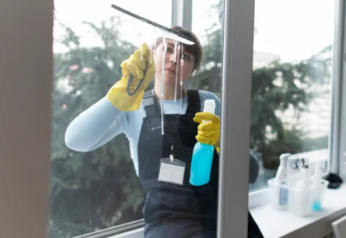 Nettoyage de vitres intérieures et extérieures à Viriville